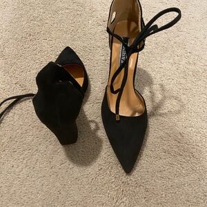 Amazon Black Pointed Toe Heels